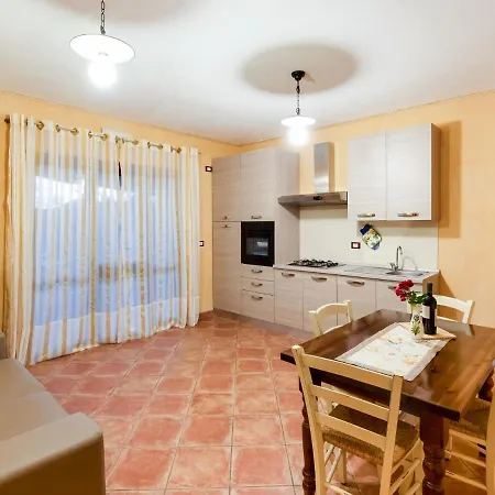 In A Green And Relaxing Atmosphere With Pool And Stunning Lake View Marone