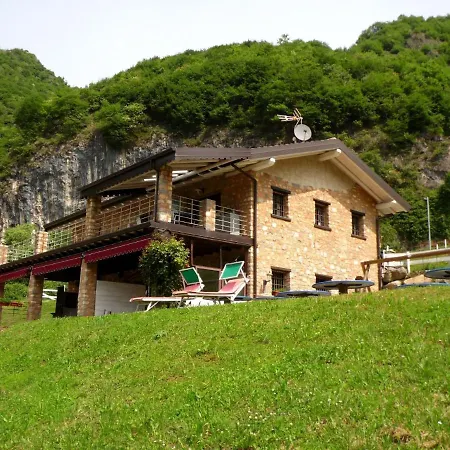 In A Green And Relaxing Atmosphere With Pool And Stunning Lake View Marone